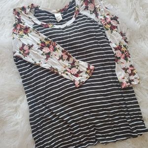 3/4 Sleeve Floral Top